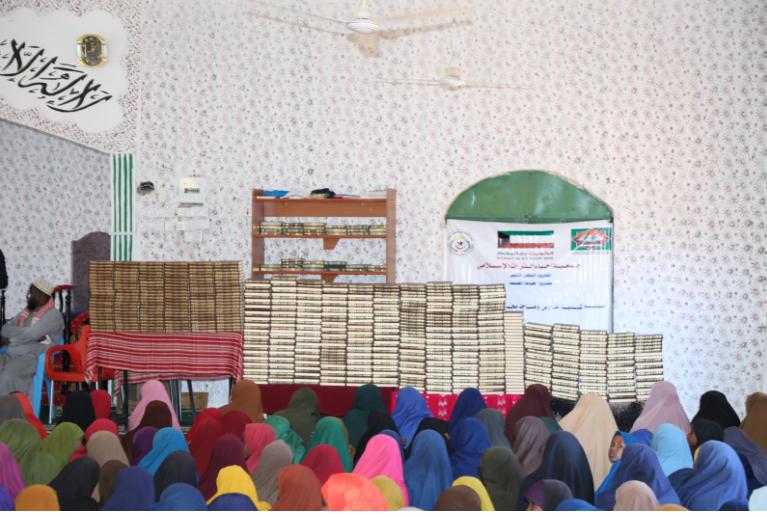 مصاحف لمسجد الهام عبد الله العمار